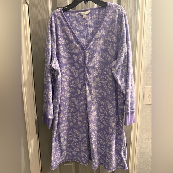 Charter Club Sleepwear fleece shirt in purple with leaf & flower pattern Size 1X - Picture 1 of 8
